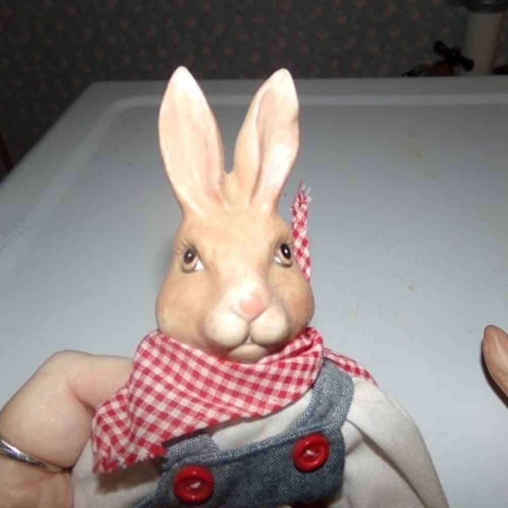 PORCELAIN BUNNY RABBITS SET BOY GIRL 10" - Picture 5 of 6